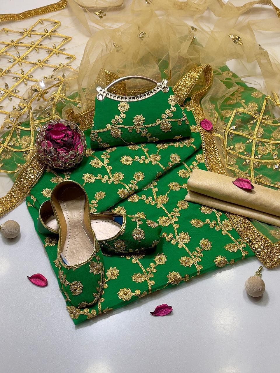 Crinkle Chiffon Mirror Embroidered 5-Piece Suit